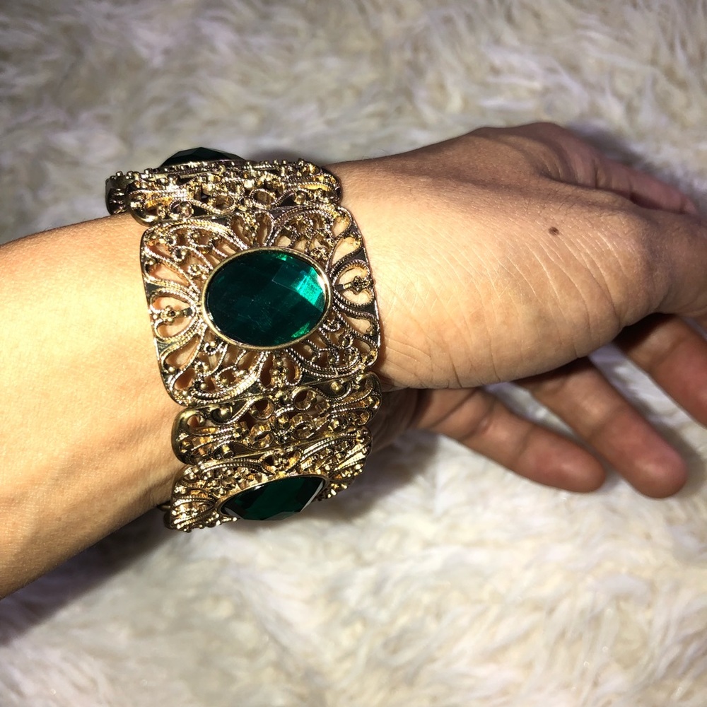Cute bangle bracelet 😊😍